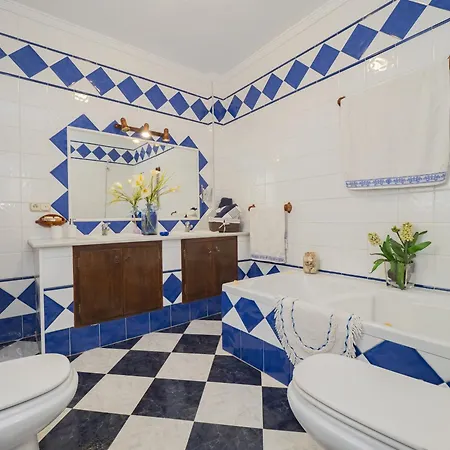 Cubo's Gongora A Apartment *